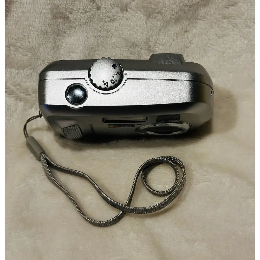 Kodak EasyShare C300 3.2MP Compact Digital Camera Silver Tested and Works Travel
